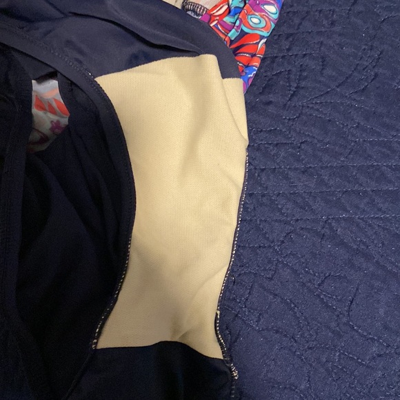 Size 16 richly colorful full piece swimsuit - Picture 5 of 5